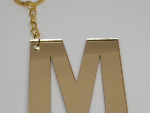 Llavero inicial metacrilato. M
