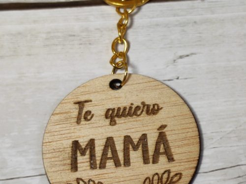 Llavero madera. Te quiero mamá.